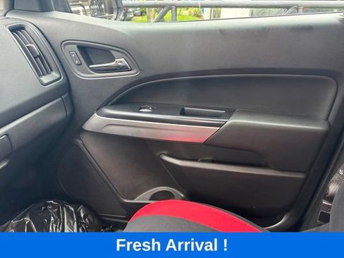 Used 2020 Chevrolet Colorado LT AWD/4WD image 9