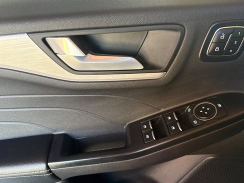 Used 2025 Ford Escape Platinum AWD/4WD image 12