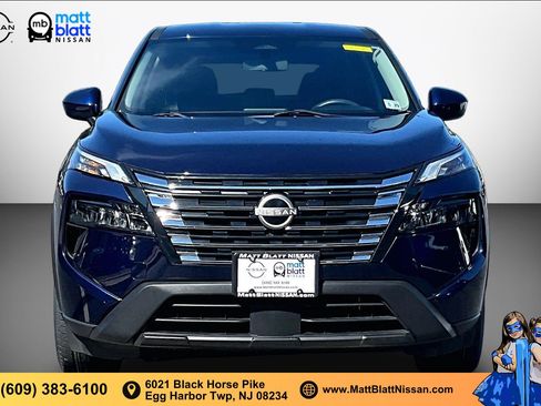 Certified 2024 Nissan Rogue SV AWD/4WD image 2