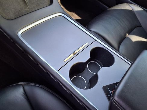 Used 2021 Tesla Model 3 Standard Range Plus image 26