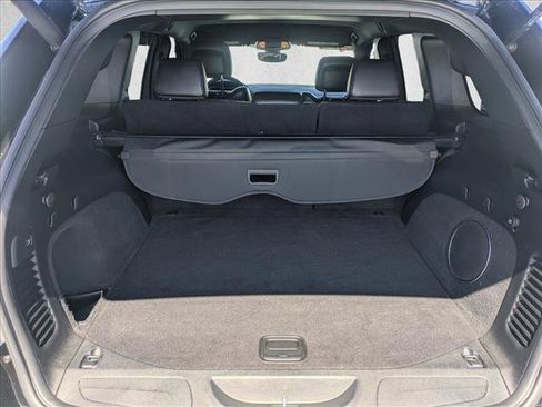 Used 2020 Jeep Grand Cherokee Altitude RWD image 6