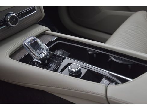 Used 2023 Volvo XC90 B6 Ultimate AWD/4WD image 37