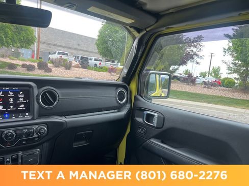Used 2022 Jeep Wrangler Unlimited Sahara w/ Cold Weather Group AWD/4WD image 27