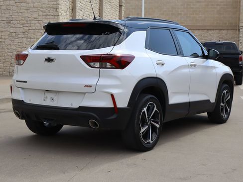 Used 2023 Chevrolet TrailBlazer RS w/ Sun and Liftgate Package FWD image 3