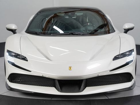 Used 2023 Ferrari SF90 Spider AWD/4WD image 10