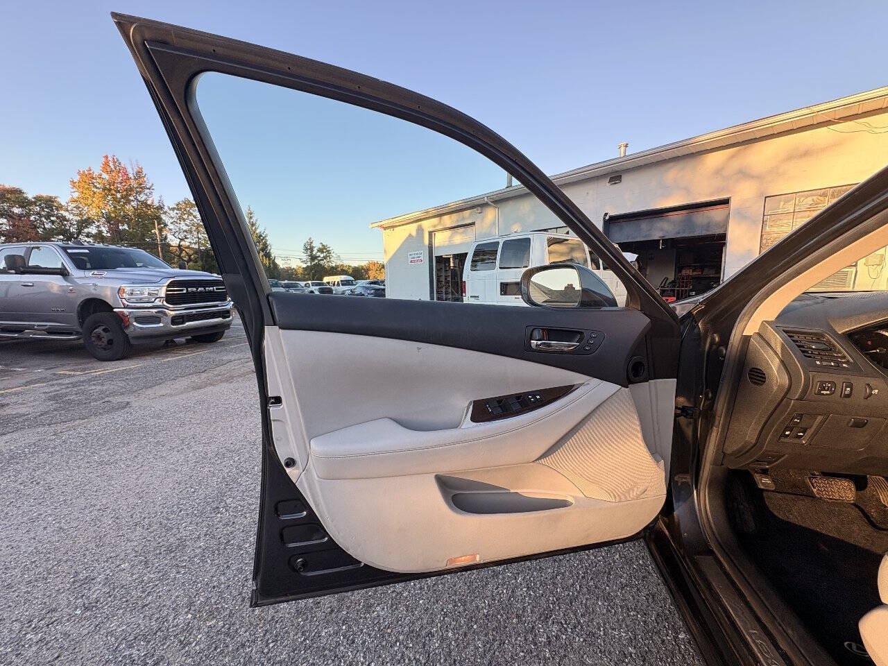 Used 2010 Lexus ES 350 FWD image 12