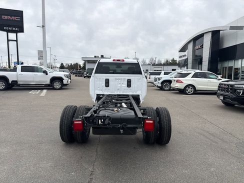 New 2026 GMC Sierra 3500 SLE w/ SLE Convenience Package image 4