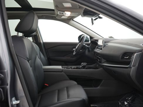 Used 2023 Nissan Rogue SV w/ SV Premium B Package AWD/4WD image 12