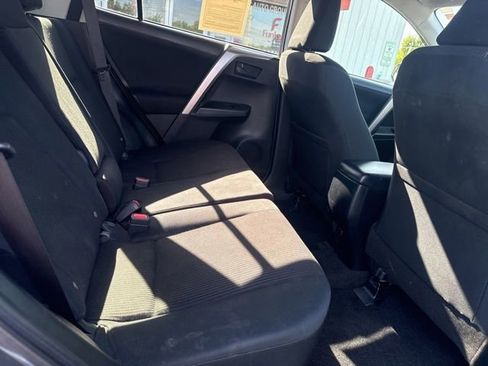 Used 2016 Toyota RAV4 LE AWD/4WD image 10