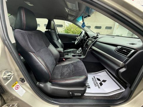Used 2015 Toyota Camry XSE FWD image 37