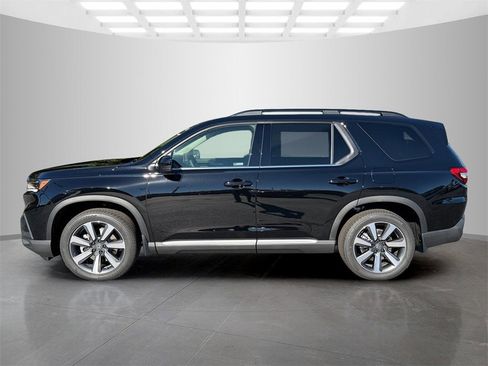 New 2025 Honda Pilot Touring image 3