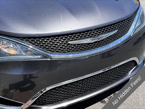 Used 2017 Chrysler Pacifica Touring-L Plus FWD image 26