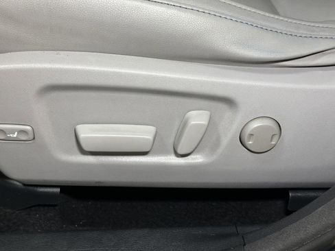 Used 2015 Toyota Highlander XLE image 23