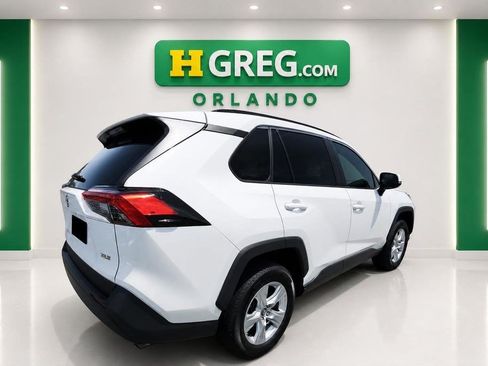 Used 2021 Toyota RAV4 XLE w/ Convenience Package FWD image 6