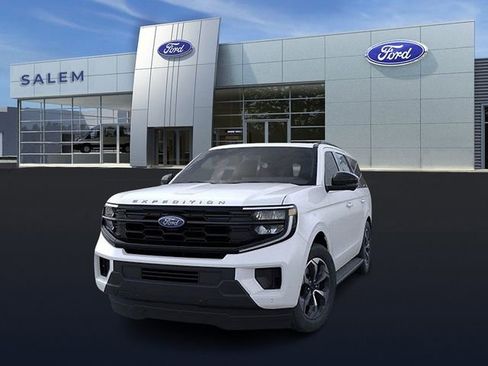 New 2026 Ford Expedition Active image 3