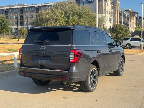 Used 2024 Ford Expedition Limited RWD image 4