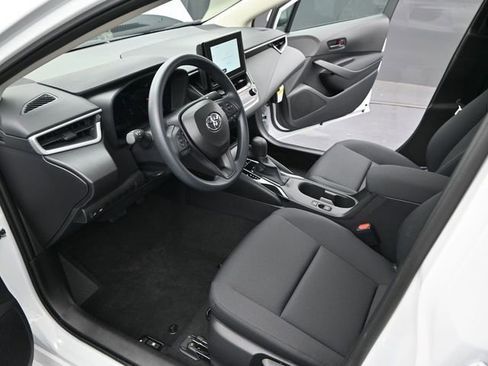 Used 2026 Toyota Corolla LE image 4