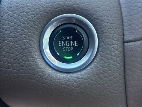 Used 2024 GMC Yukon Denali image 22