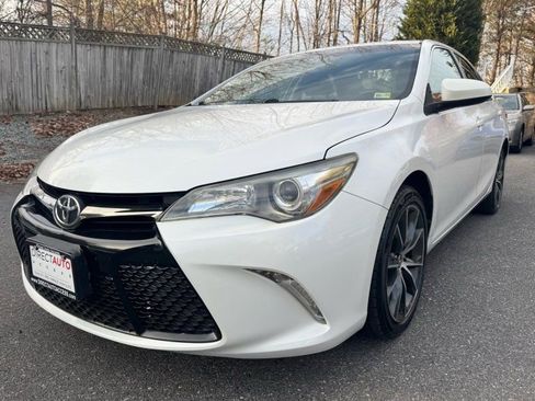 Used 2017 Toyota Camry XSE image 3