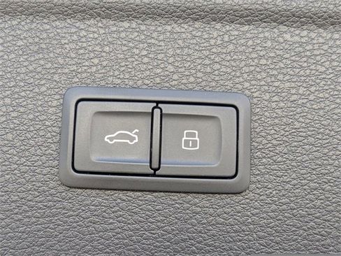 Used 2022 Audi Q5 2.0T Premium Plus w/ Premium Plus Package image 14