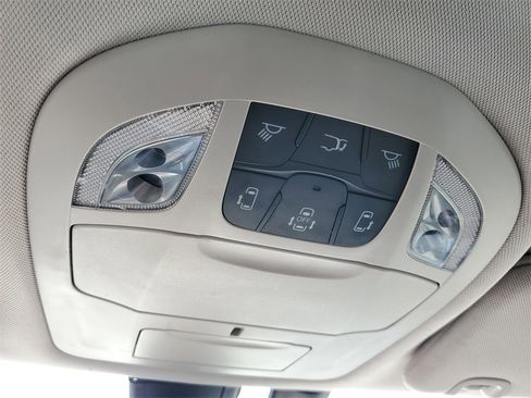 Used 2017 Chrysler Pacifica Touring-L image 28