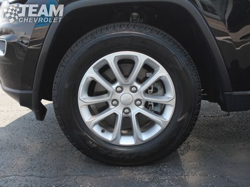 Used 2022 Jeep Grand Cherokee Laredo X image 32