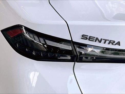 Used 2026 Nissan Sentra SV w/ SV Convenience Package FWD image 12