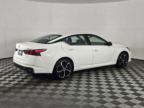 Used 2024 Nissan Altima 2.5 SR image 3