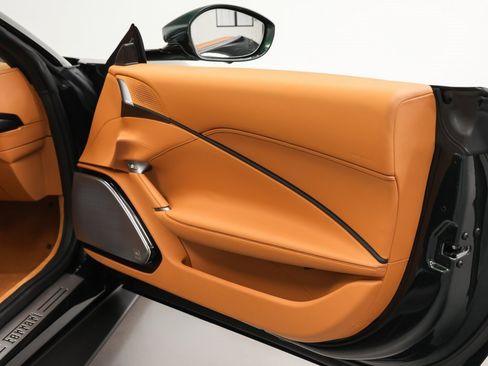 Certified 2025 Ferrari Roma Spider image 31