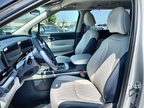 New 2026 Kia Carnival EX FWD image 11