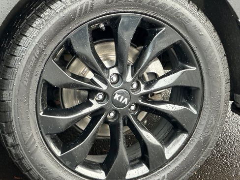 Used 2020 Kia Sorento S image 33