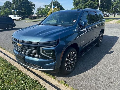 Used 2025 Chevrolet Tahoe High Country w/ Sun And Tow Package AWD/4WD image 3