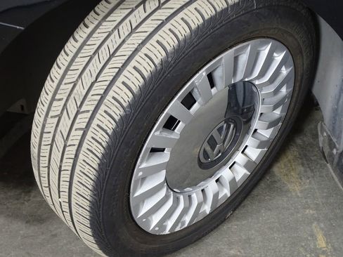 Used 2014 Volkswagen Beetle 2.5 image 30