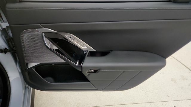Used 2025 BMW 740i RWD image 40