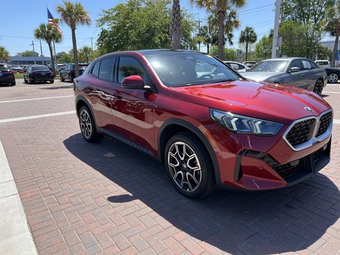 Used 2025 BMW X2 xDrive28i image 2