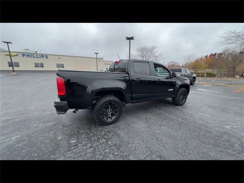 Certified 2021 Chevrolet Colorado Z71 w/ Z71 Midnight Edition image 8