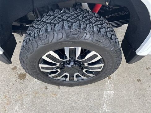 Used 2024 GMC Sierra 3500 Denali Ultimate image 28