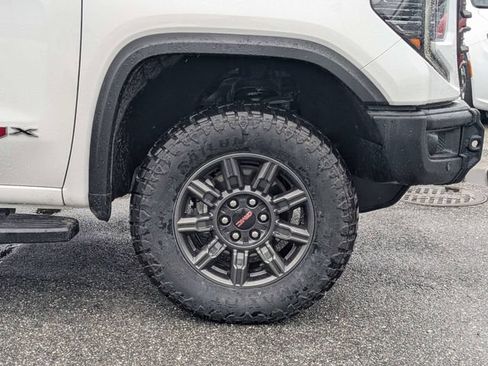 Used 2024 GMC Sierra 1500 AT4X AWD/4WD image 10