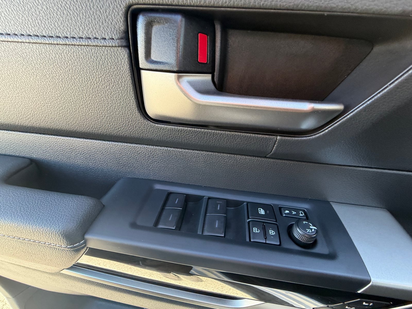 New 2026 Toyota Sequoia Limited w/ Tow Technology Package AWD/4WD image 17
