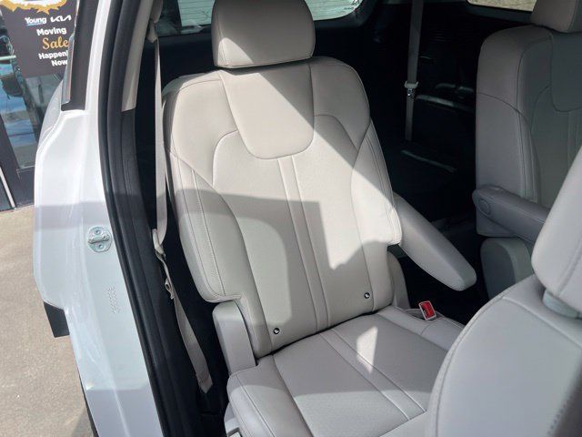 Used 2023 Kia Sorento EX AWD/4WD image 27