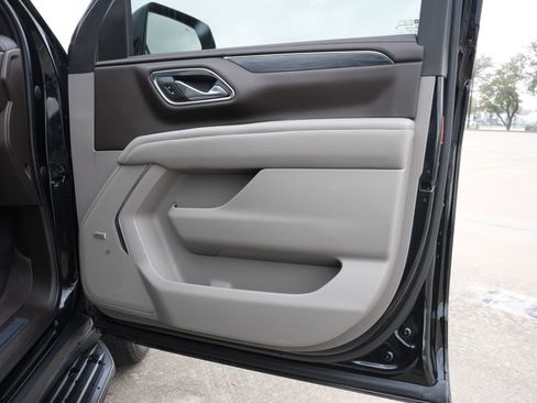 Used 2023 GMC Yukon SLT RWD image 29