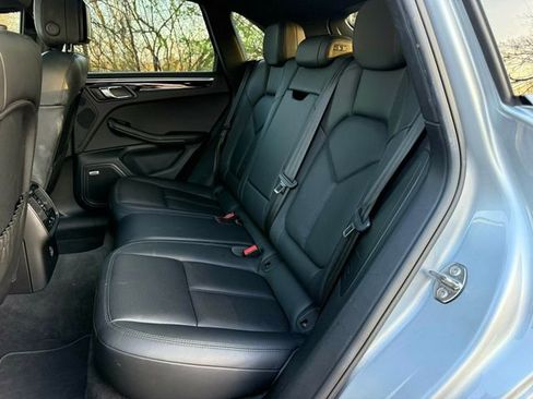Used 2020 Porsche Macan S image 21
