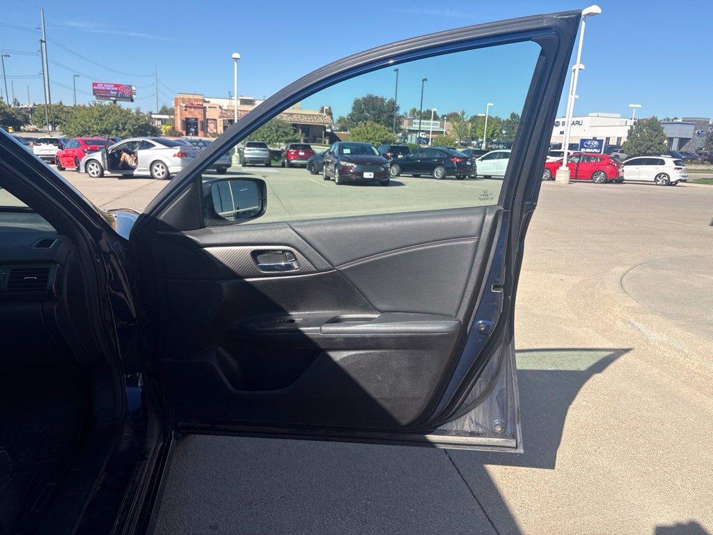 Used 2016 Honda Accord Sport image 23