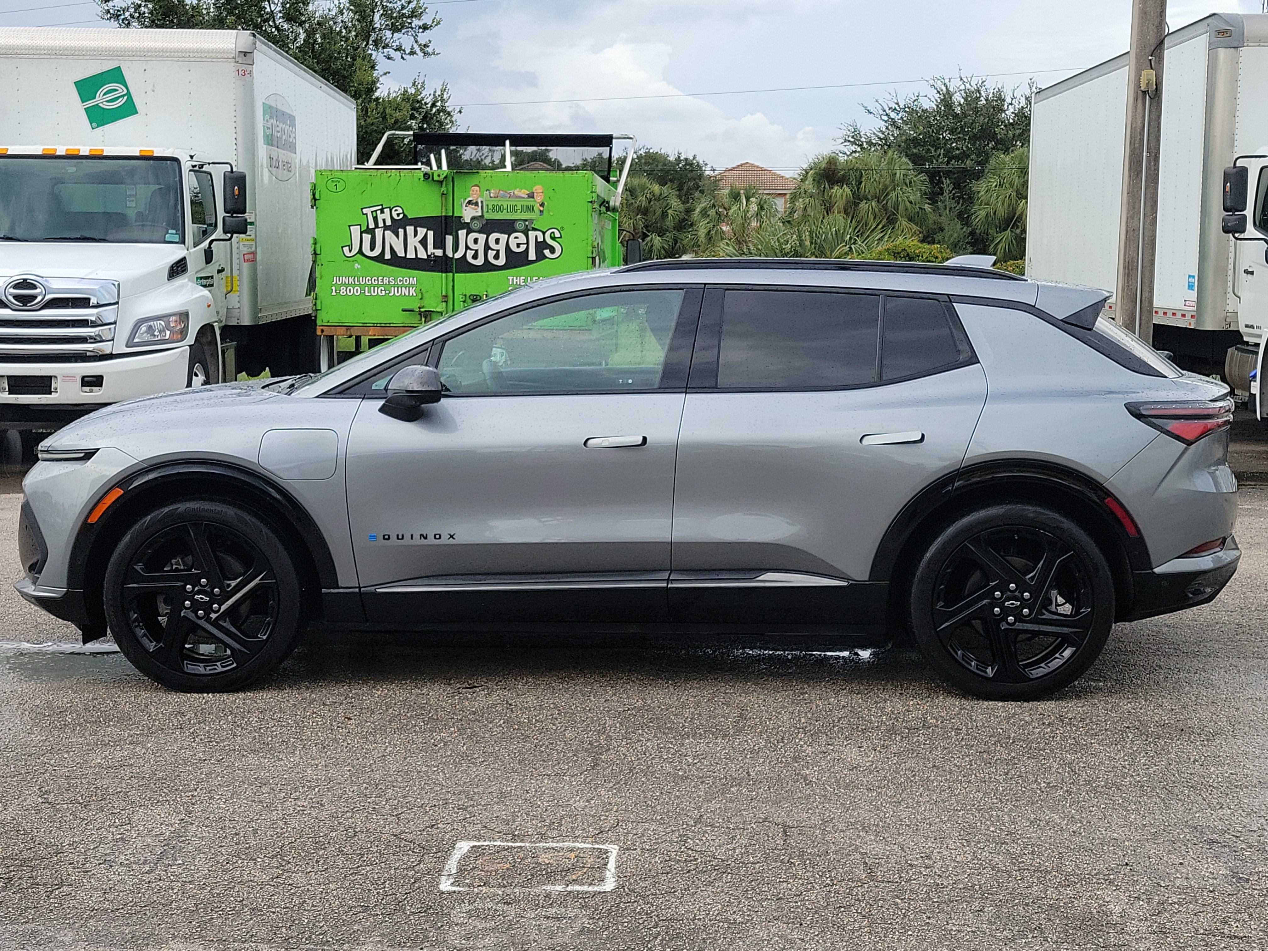 Used 2024 Chevrolet Equinox EV RS FWD image 6