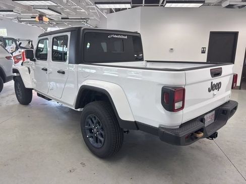 New 2026 Jeep Gladiator Sport AWD/4WD image 8