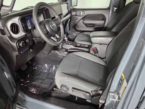 Certified 2025 Jeep Wrangler Willys image 14