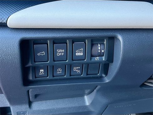 Used 2022 Subaru Forester Limited w/ Popular Package #2 image 10