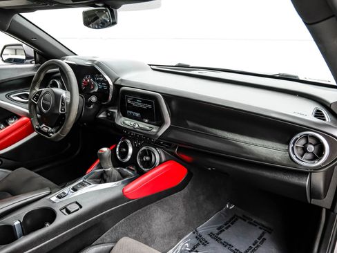 Used 2018 Chevrolet Camaro SS RWD image 15