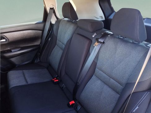 Used 2024 Nissan Rogue SV image 25