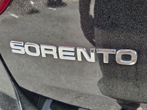 Used 2015 Kia Sorento LX image 29